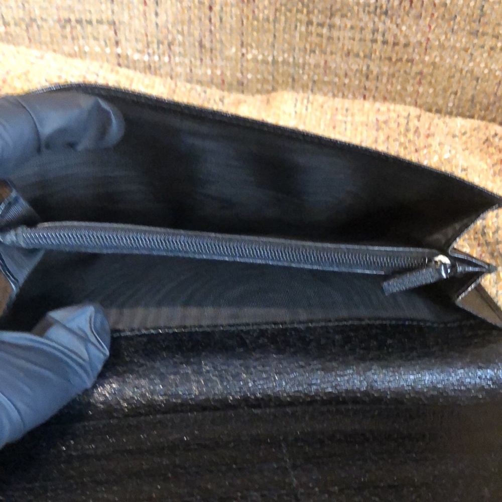 RARE GUCCI Black Lambskin Trifold Long Wallet with Silver G Clasp Vintage - Picture 12 of 17